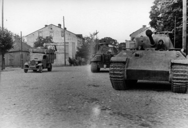Panther of SS-Division „Totenkopf“ in Siedlce. 25-29. July 1944. Photo: Bundesarchiv, Bild 101I-695-0419-03A / Voigt / CC-BY-SA 3.0