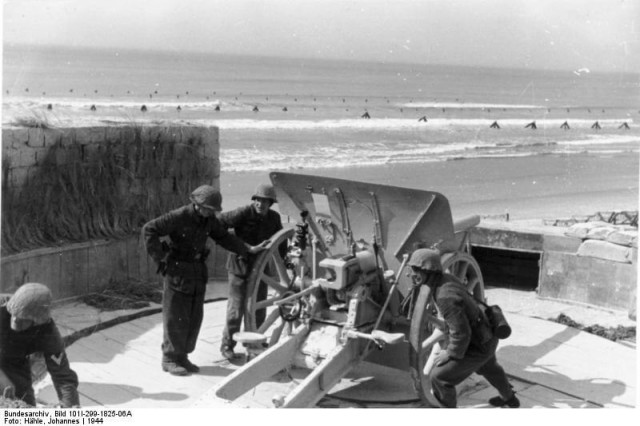 German soldiers in northern France, 1944 (Image)