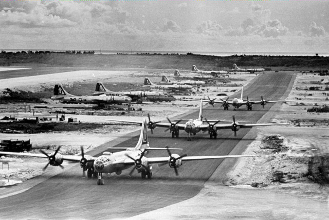 2.B-29s_of_the_462d_Bomb_Group_West_Field_Tinian_Mariana_Islands_1945