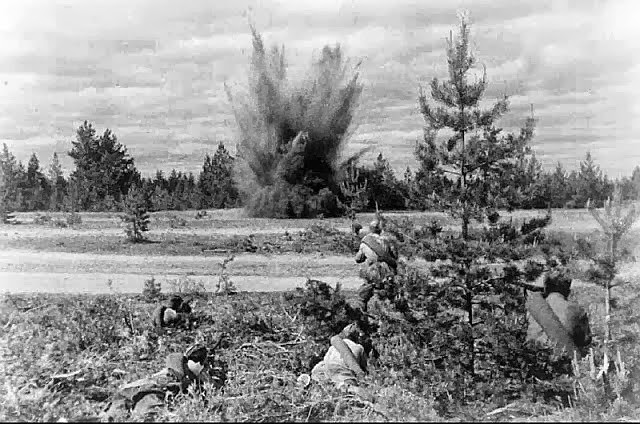 Red Army soldiers on the move during Operation Bagration, 1944 [via]