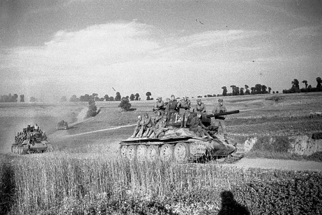 Red Army after liberation of Pinsk. 1944 [via]