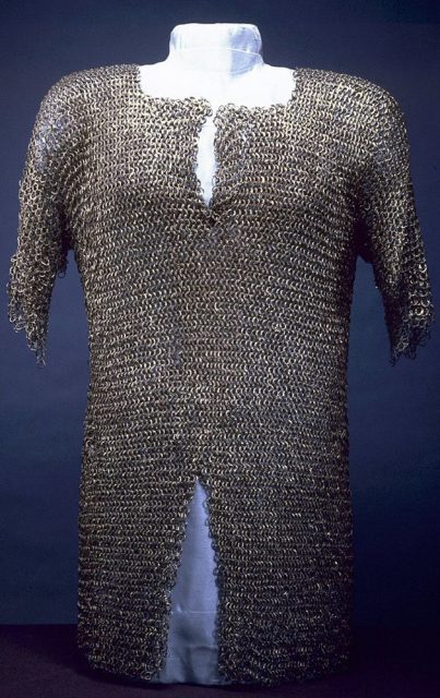 Italian hauberk from the late 15th century. Photo Credit.