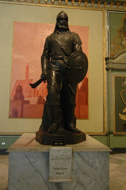 Statue of Saladin at the Military Museum in Cairo. Photo By Francesco Gasparetti from Senigallia, Italy - Cairo: museo militare, CC BY 2.0, https://commons.wikimedia.org/w/index.php?curid=10459691