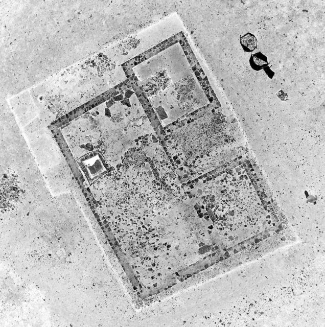 Inverted kite aerial photo of an excavation of a Roman building at Nesley near Tetbury in Gloucestershire. Photo Credit.