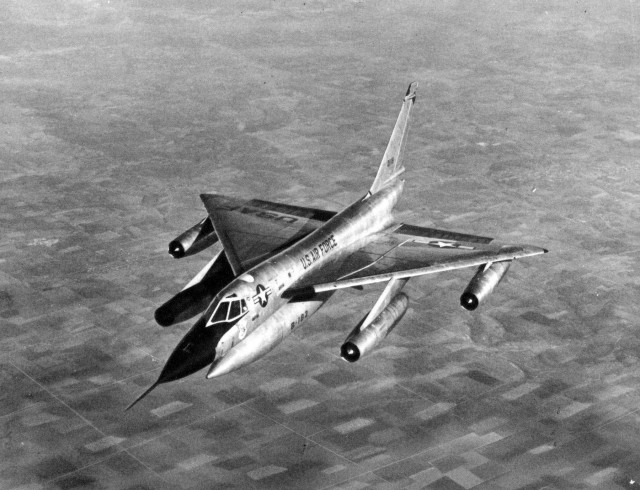 Convair B-58A Hustler in flight (B-58A-15-CF, S/N 60-1118). (U.S. Air Force photo)