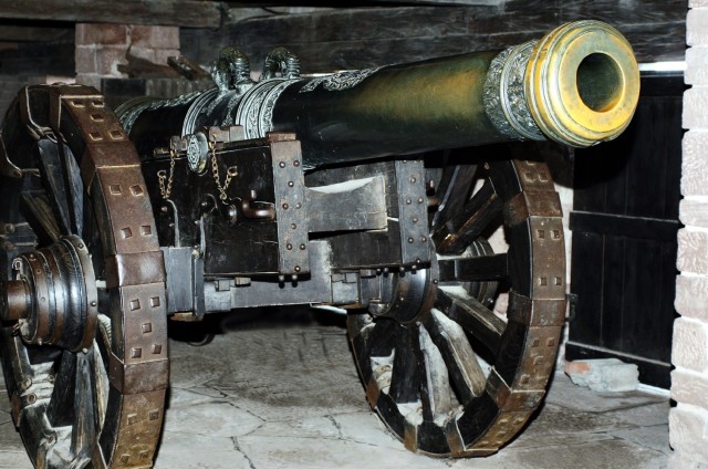 Cannon - a large caliber, muzzle-loading artillery piece mainly used during sieges to throw stone balls at opponents’ walls, in the castle of Haut-Koenigsbourg, France Source: Alfo23