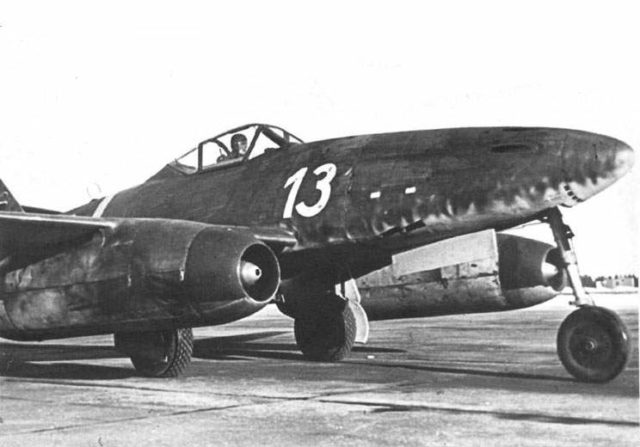 Me-262 ready to fly. 