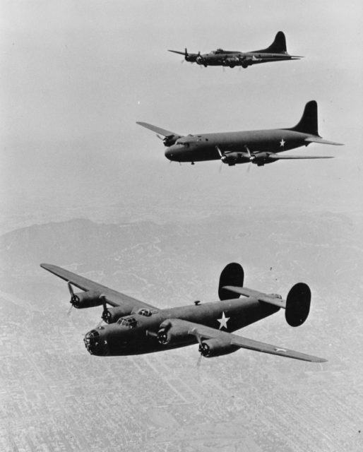United States planes in echelon formation. B-24 "Liberator", Douglas DC-4 and B-17 "Flying Fortress" [Via].