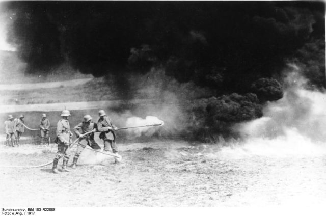 German flamethrowers during the First World War on the Western Front, 1917 [Bundesarchiv, Bild 183-R22888 / CC-BY-SA 3.0].