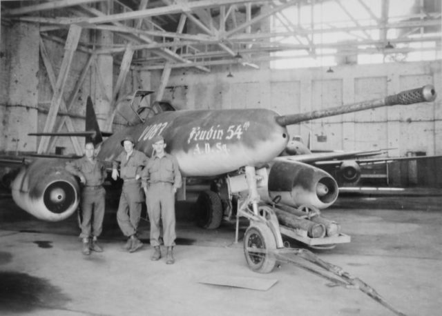German experimental fighter Messerschmitt Me-262 A-1a / U4 (serial number 170083), captured by US troops at the factory in Augsburg (Augsburg). On the machine was installed 50 mm gun Rheinmetall Mauser BK 5 with a rate of 40 rounds per minute, with 22 projectile ammunition. On April 29, 1945 at a factory in Augsburg, two prototypes of the fighter were built.