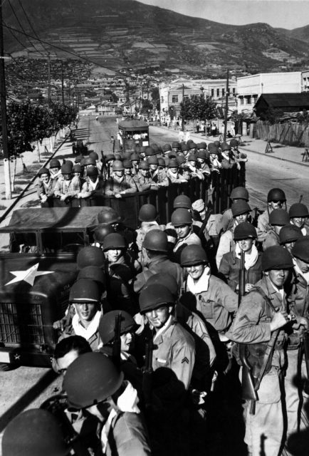 US Marines disembark at Pusan on their way to the front lines.