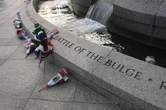 Battle of The Bulge Inscription at WWII Memorial - Washington, D.C. Flickr / TravelingOtter / CC BY-SA 3.0