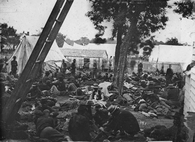 Field hospital after the Battle of Savage's Station (1862) Wikipedia / Public Domain