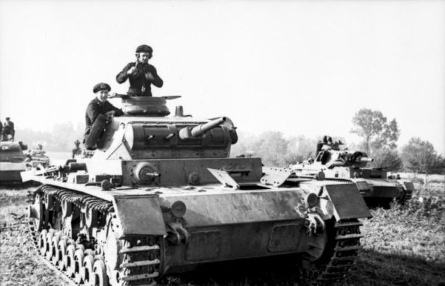 German tanks in Poland, 1939. By Bundesarchiv, Bild 101I-318-0083-30 / Rascheit / CC-BY-SA 3.0, CC BY-SA 3.0 de, https://commons.wikimedia.org/w/index.php?curid=5477173