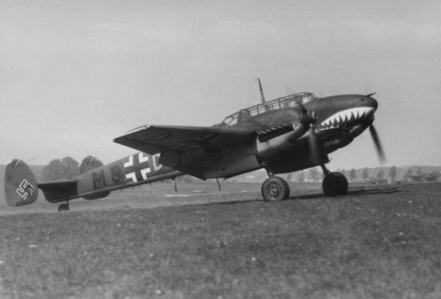 A German Messerschmitt Me 110 from the Battle of Britain. Bundesarchiv, Bild 101I-382-0211-011 / Wundshammer, Benno / CC-BY-SA 3.0.