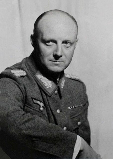 Henning von Tresckow. By Bundesarchiv, Bild 146-1976-130-53 / CC-BY-SA 3.0, CC BY-SA 3.0 de