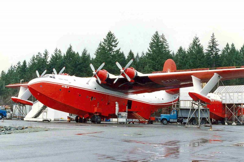 Hawaii Mars waterbomber. Source: By Ken Fielding/http://www.flickr.com/photos/kenfielding, CC BY-SA 3.0, https://commons.wikimedia.org/w/index.php?curid=32270136