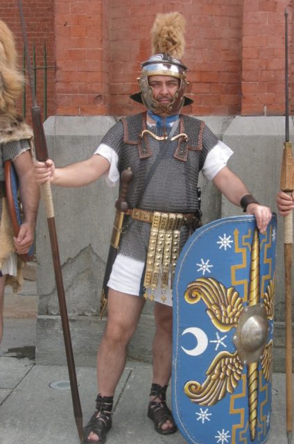 Reconstruction of Roman legionary. By Greatbeagle - Own work, CC BY 3.0, https://commons.wikimedia.org/w/index.php?curid=2596932
