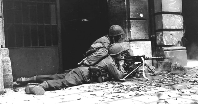 GI machine gun crew during the Battle of Aachen