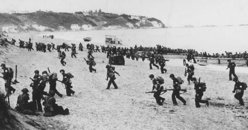 American Soldiers Land near Algiers