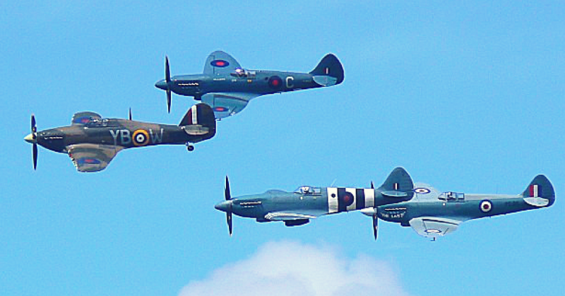  A Hurricane followed by three Spitfires, Royal International Air Tattoo, 2007. Photo credits: Brian Robert Marshall - CC BY-SA 2.0)