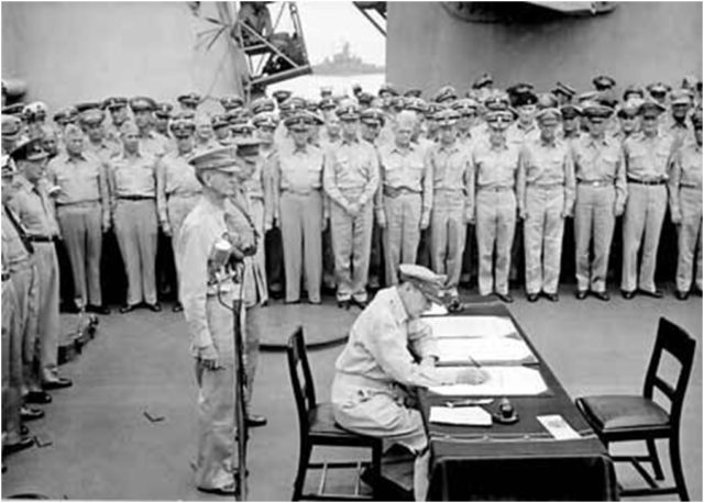 US General Douglas MacArthur used the pen to sign a formal surrender ceremony, with General Arthur Percival standing behind him