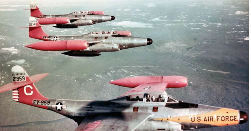 Formation of three F-89Ds.