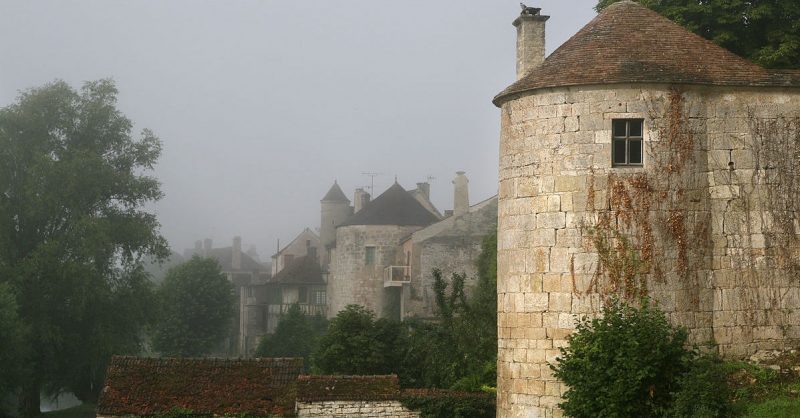 Fortification of Noyers-sur-Serein, Yonne, Burgundy, France. By Roi Boshi - CC BY-SA 3.0