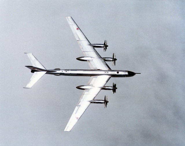 Tu-95 seen in flight. The version used for the test was a Tu-95V. Wikipedia / Public Domain 
