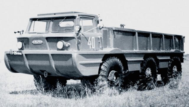 The unusual form of amphibious ZIL-132P with skim tent (from the archive of the author). Photo Credit: ⒸEvgeniy Kochnev, Kolesa.ru.