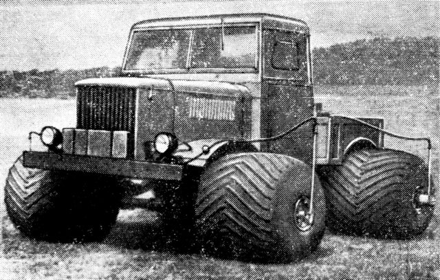 Easy tractor US-044E four pnevmokatkah. 1959. Photo Credit: ⒸEvgeniy Kochnev, Kolesa.ru.
