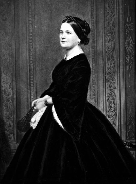 A young Mary Todd Lincoln. Brady-Handy Photograph Collection/Library of Congress/Wikipedia/Public Domain.