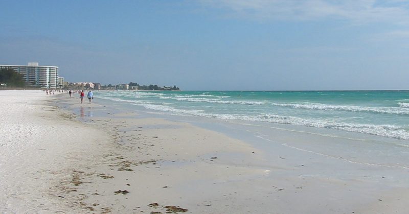 Siesta beach, Florida, US, where the WW2 ammunition has been discovered.  Source: mathewingram, CC BY 2.0, Flickr
