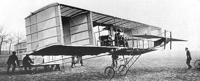 John Moore-Brabazon in his Voisin Bird of Passage in 1909 (Public Domain / Wikipedia)