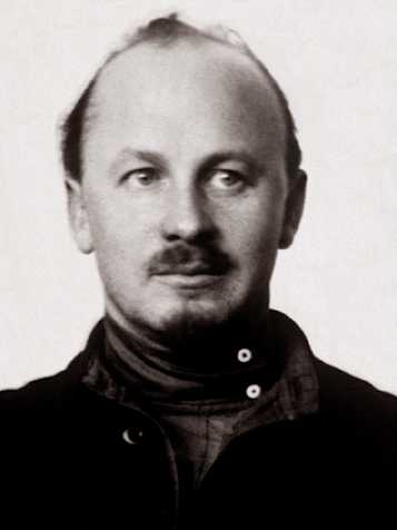 Nikolai Bukharin; By Unknown - Well known photo of Bukharin, published i.a. in Stephen Cohen "Bukharin" 1974, as in the international press . See: "Ilustrowany Kurier Codzienny", Kraków 1930, Public Domain, https://commons.wikimedia.org/w/index.php?curid=3802559