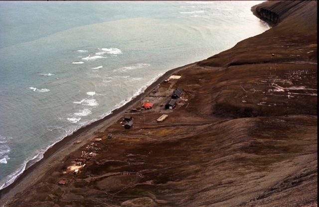 The modern Meteorological Station on Hopen Island. Wikipedia / Public Domain