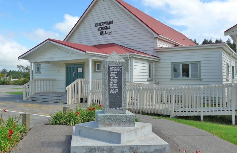 <a href=http://www.nzhistory.net.nz/media/photo/kaukapakapa-war-memorial-hall>Photo Credit Bruce Ringer, Auckland Libraries, 2015</a>