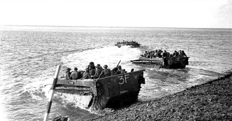 Canadians Crossing the Scheldt River in Holland, 1944, on their way to the Liberation of Belgium. Wikipedia / Public Domain 
