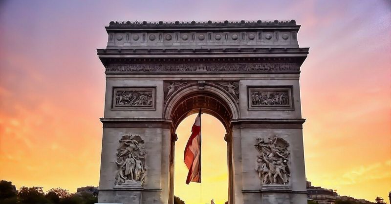 The Arc de Triomphe in Paris. bNjphoto - CC BY-SA 3.0