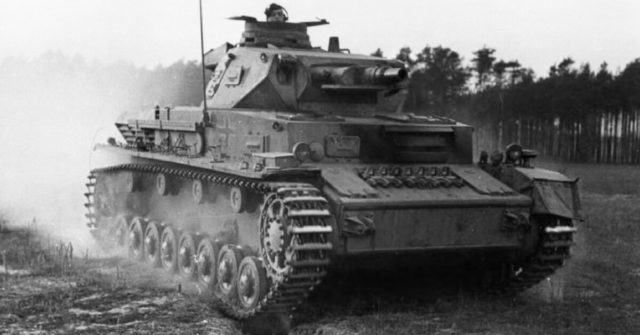 A Panzer iv in 1943. Bundesarchiv, Bild 183-J08365 / CC-BY-SA 3.0