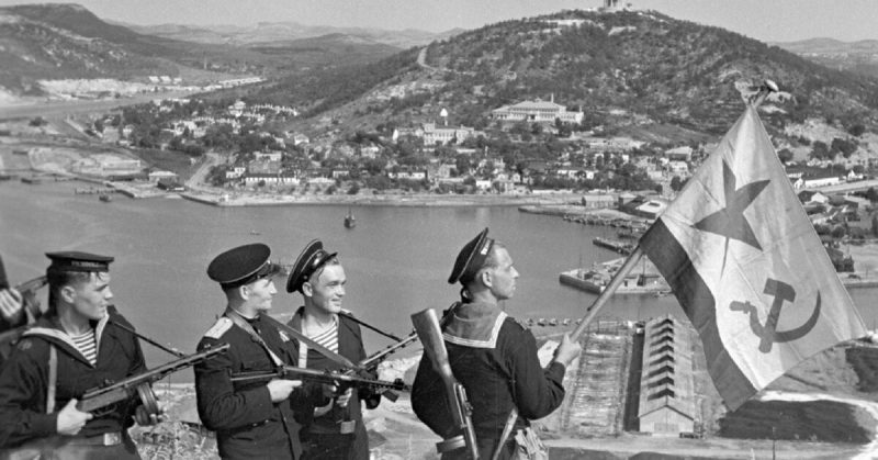 Soviet Navy Marines In WW2. RIA Novosti archive, image #834147 / Haldei / CC-BY-SA 3.0
