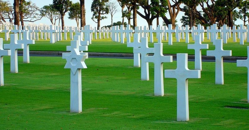 Second World War Graves at the Manila American Cemetery. By Stefan Krasowski - CC BY 2.0