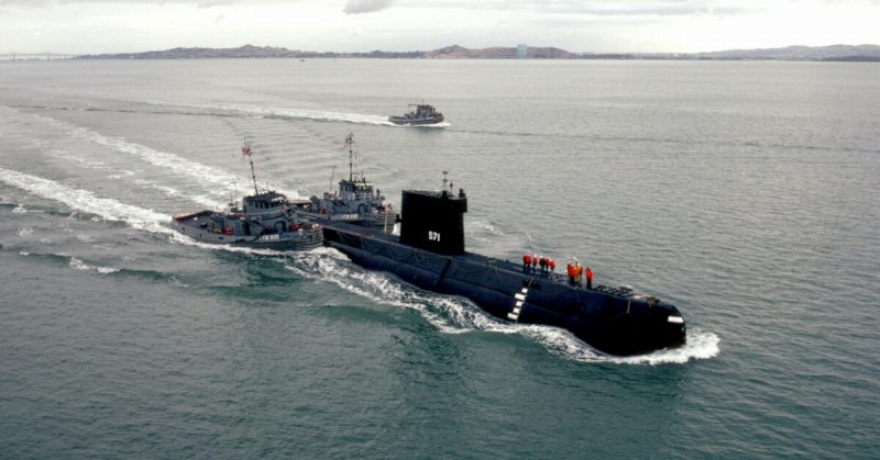 Aerial starboard bow view of the nuclear-powered attack submarine ex-USS NAUTILUS (SSN 571)