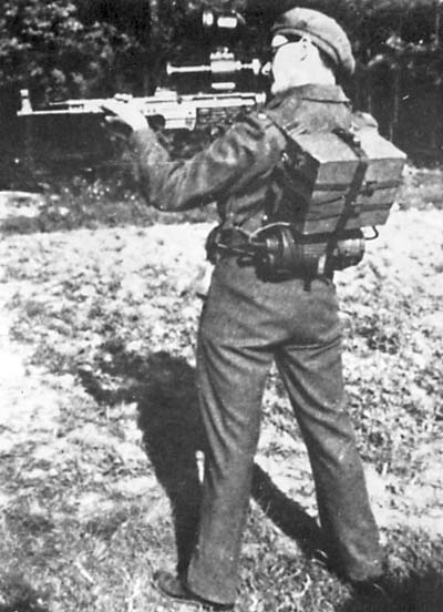 The Zielgerät ZG 1229 Vampir displayed by a British soldier. Wikipedia / Public Domain 