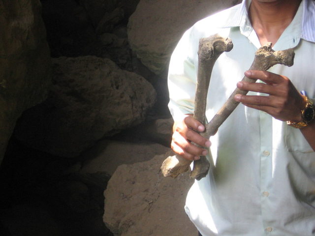 The remains of the victims of the Khmer Rouge can still be seen today. 