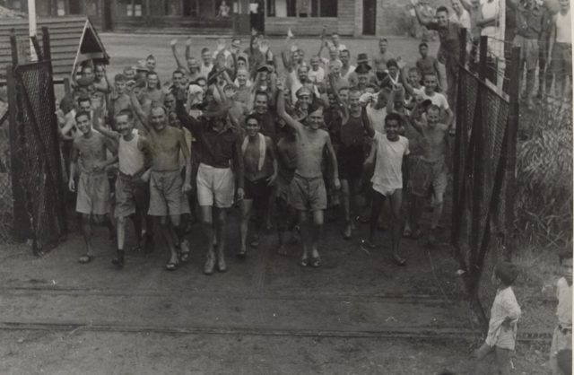 Allied prisoners liberated from the Changi Gaol in 1945 Photo Credit
