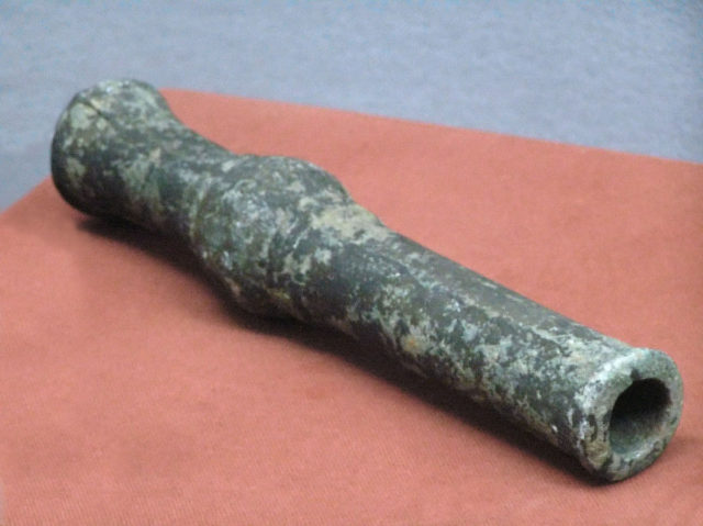 Hand cannon from the Mongol Yuan Dynasty (1271–1368). Photo Credit.