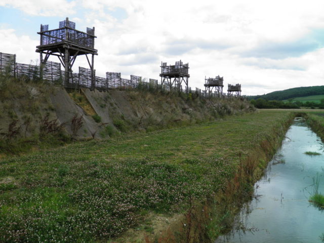 Reconstruction of the rampart and obstacles and traps of the circumvallation at Alesia