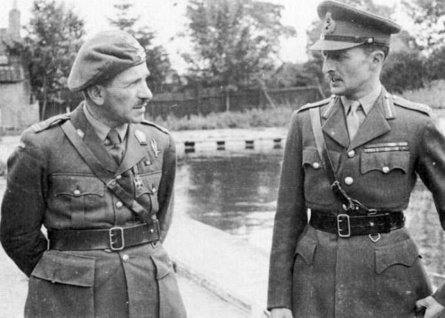 Polish General Stanislaw Sosabowski had severe misgivings about the operation, but was forced by political pressure to proceed anyway. He's shown here, (left) speaking with Lieutenant General Browning, who commanded the Airborne wing of the battle. Image source: Wikimedia Commons/ public domain.