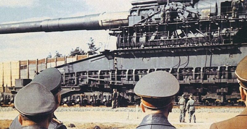 Weapons Of Great Wars - Schwerer Gustav was the name of a German 80 cm  railway gun. It was the largest-calibre rifled weapon ever used in combat,  the heaviest mobile artillery piece